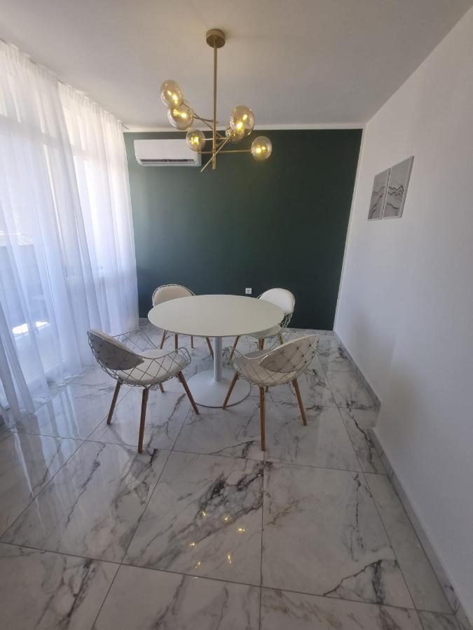 Apartment With View On City Marine Zadar Exterior photo