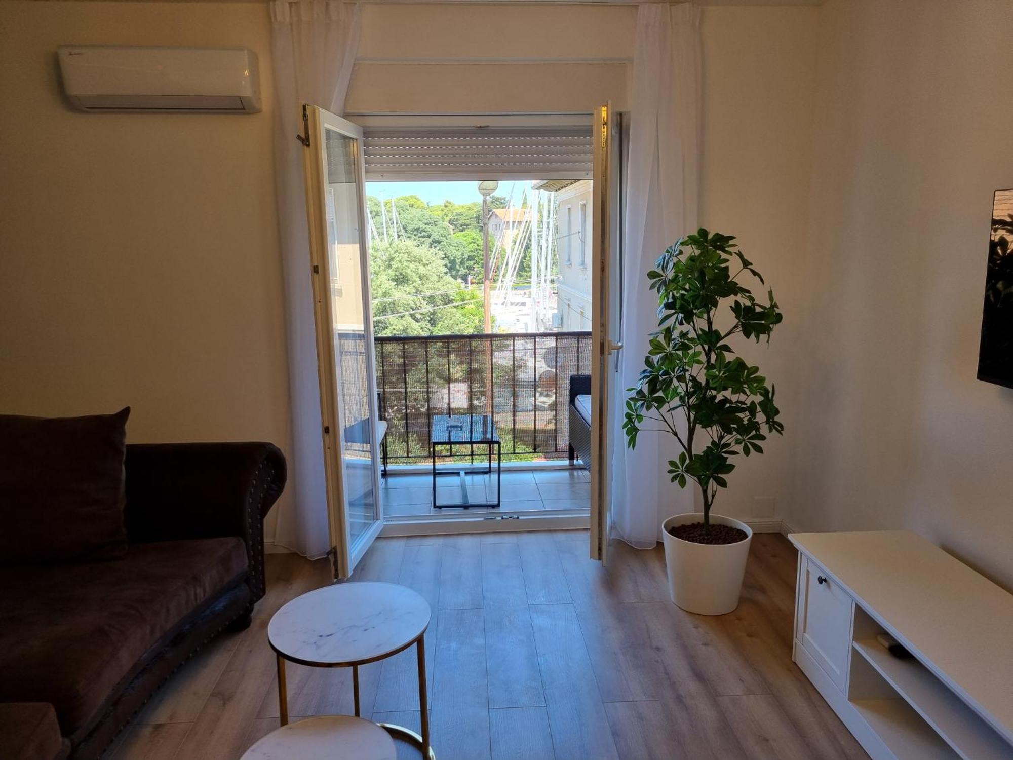 Apartment With View On City Marine Zadar Exterior photo